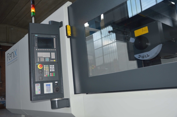Rettificatrice tangenziale a tavola lineare Fenix FC 130